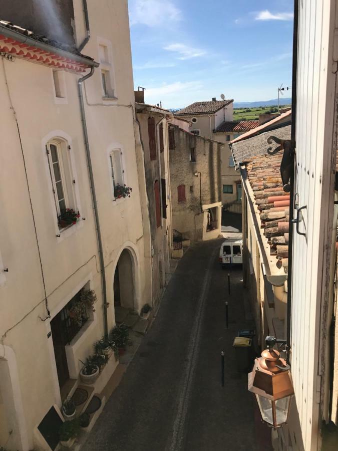 Chez Les Artistes Hotell Servian Exteriör bild