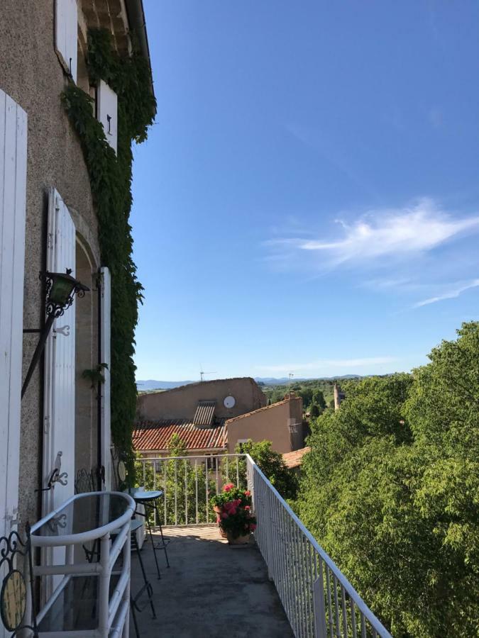 Chez Les Artistes Hotell Servian Exteriör bild