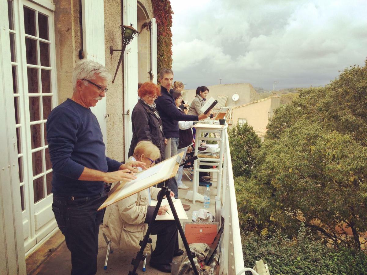 Chez Les Artistes Hotell Servian Exteriör bild